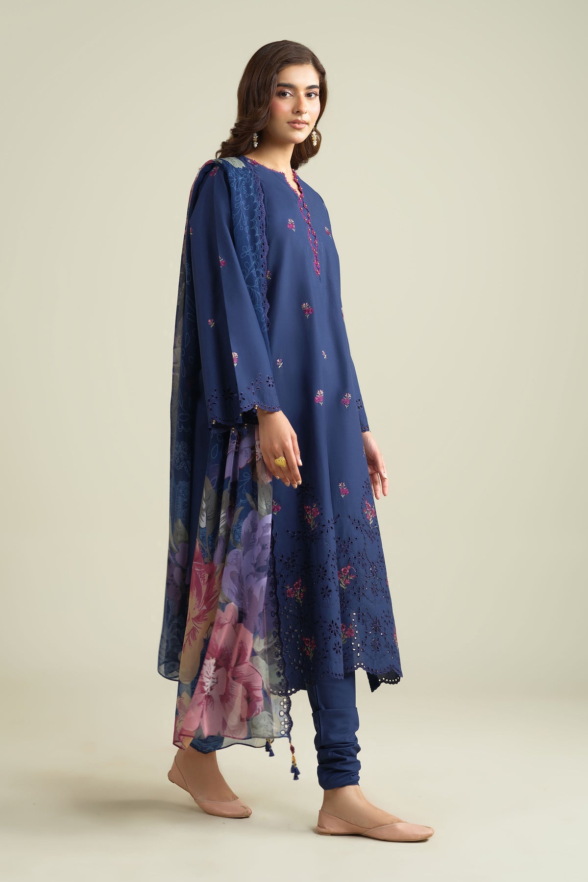 FINER CAMBRIC | EMBROIDERED CLASSIC WINTER-26