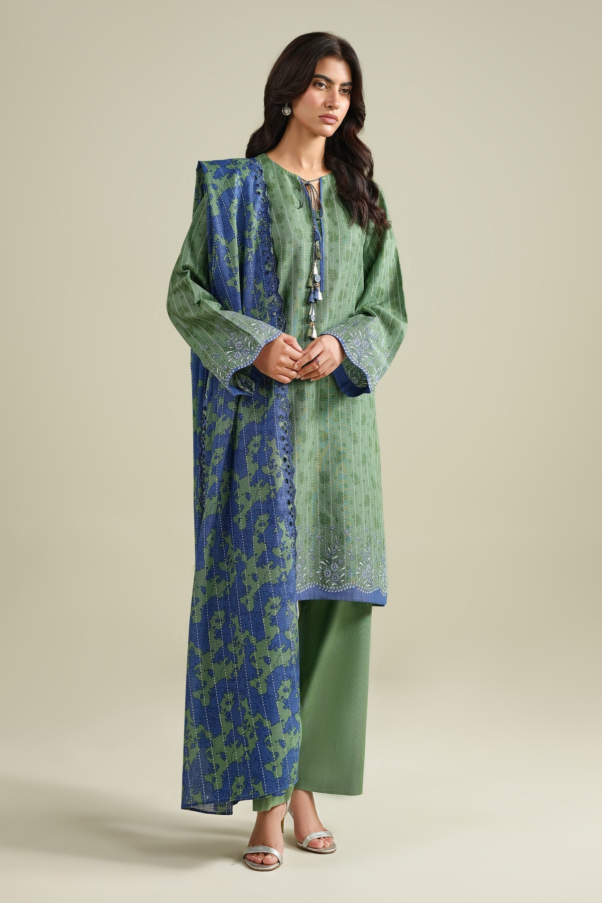 KHADDAR | EMBROIDERED