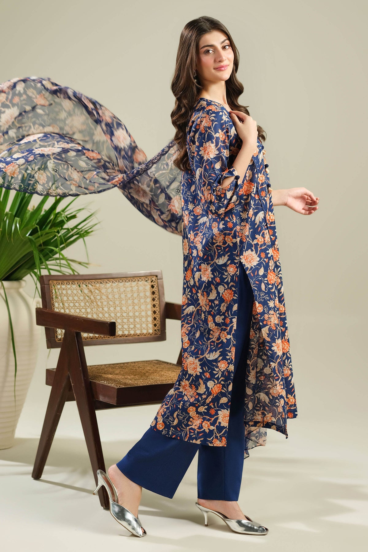 KHADDAR | EMBROIDERED