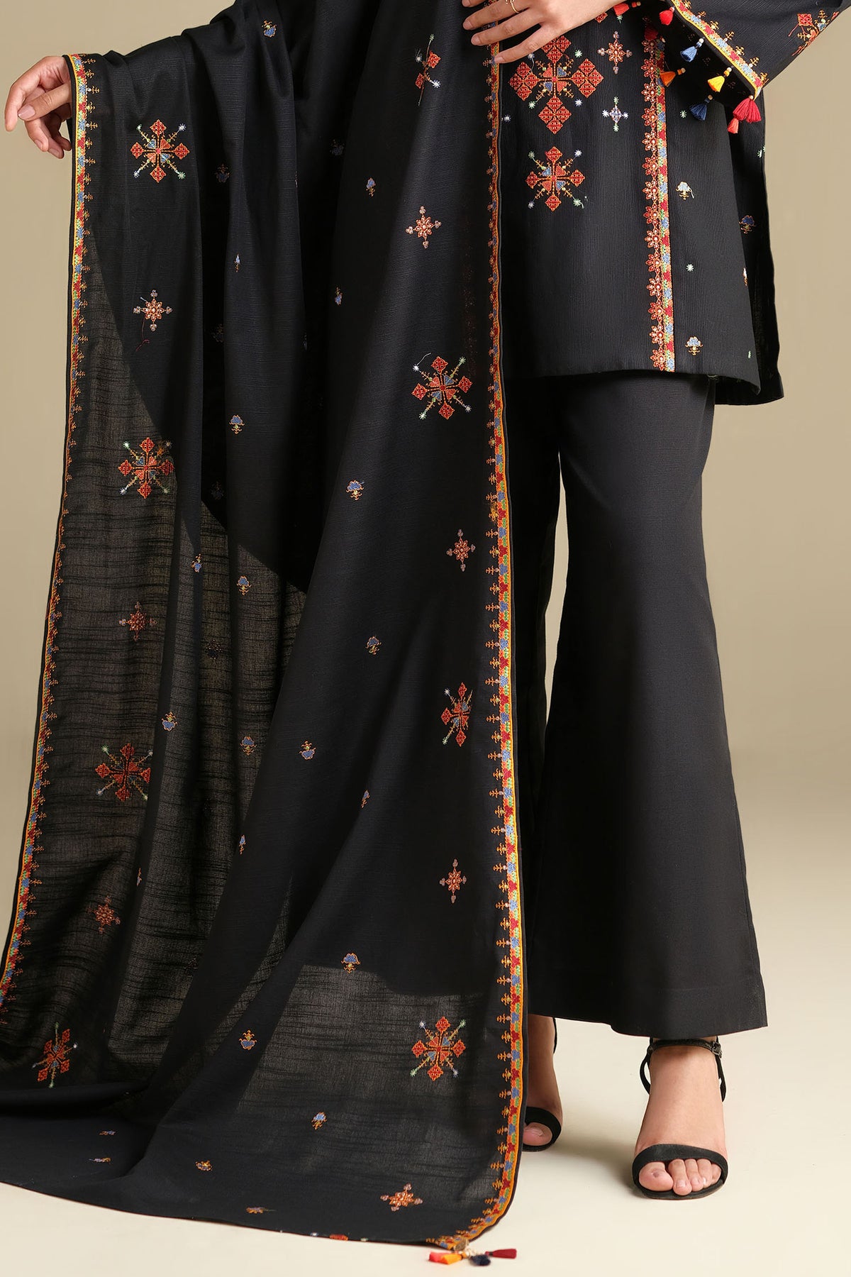 SLUB KHADDAR | EMBROIDERED