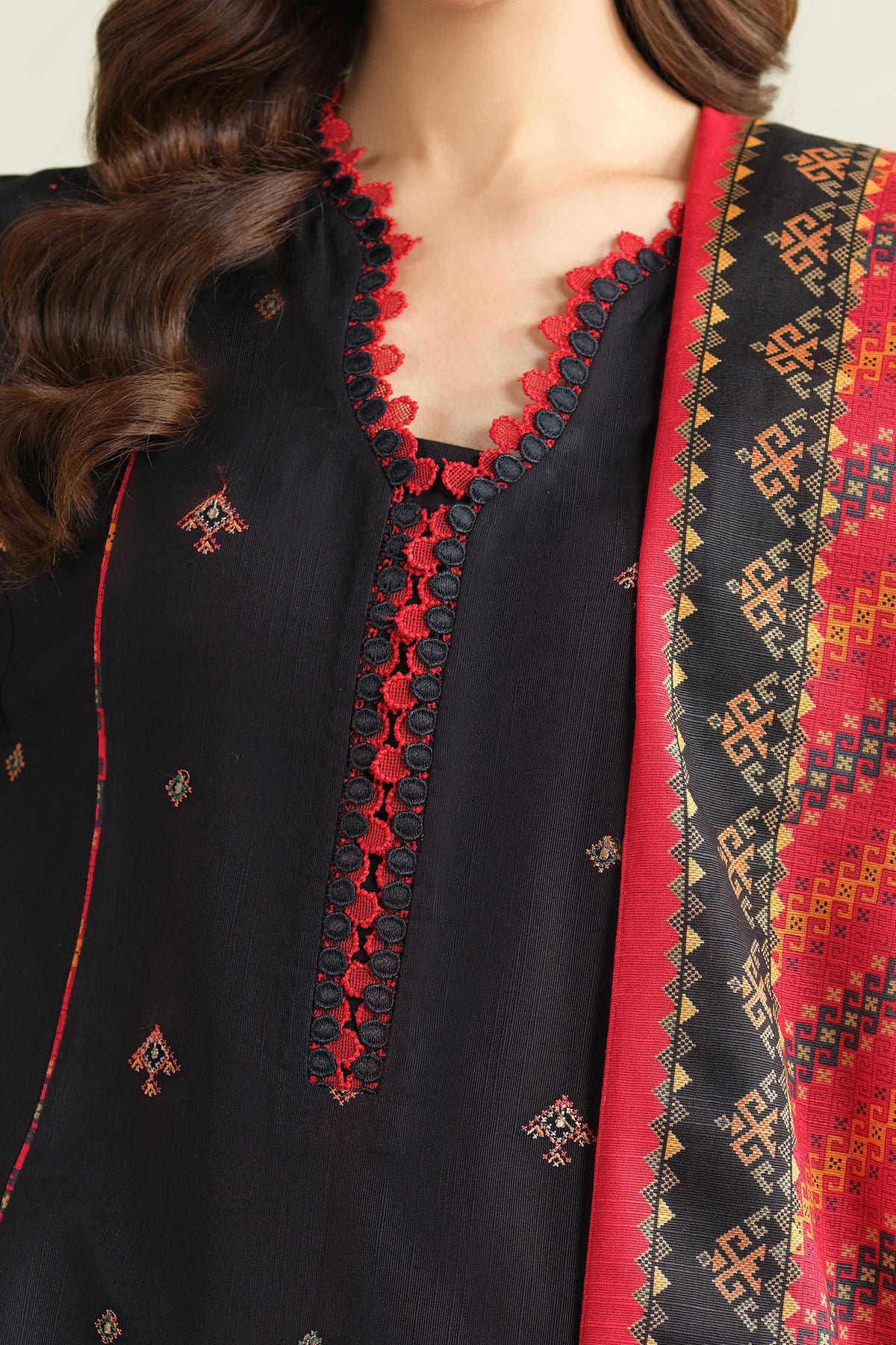 SLUB KHADDAR | EMBROIDERED