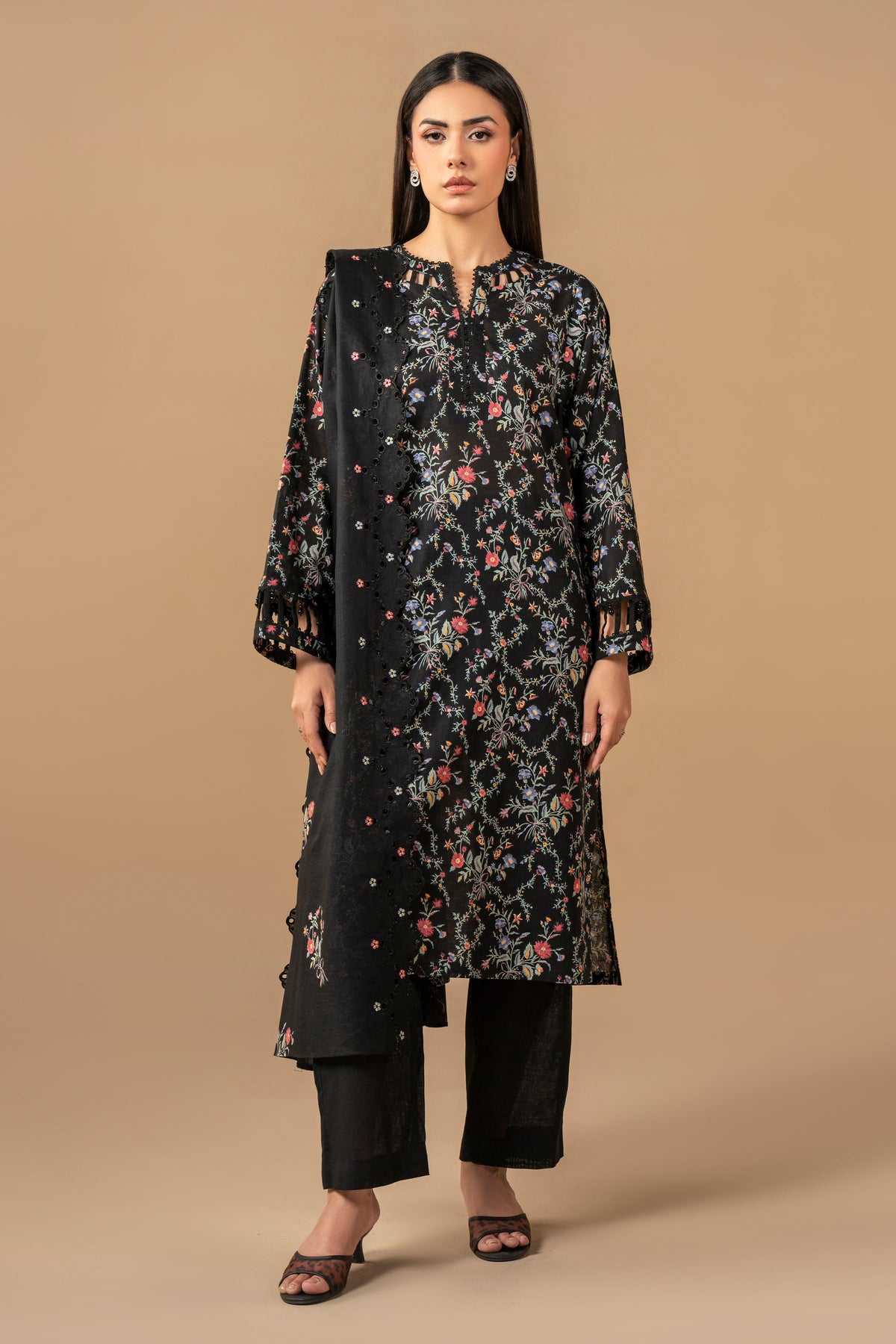 KHADDAR | EMBROIDERED