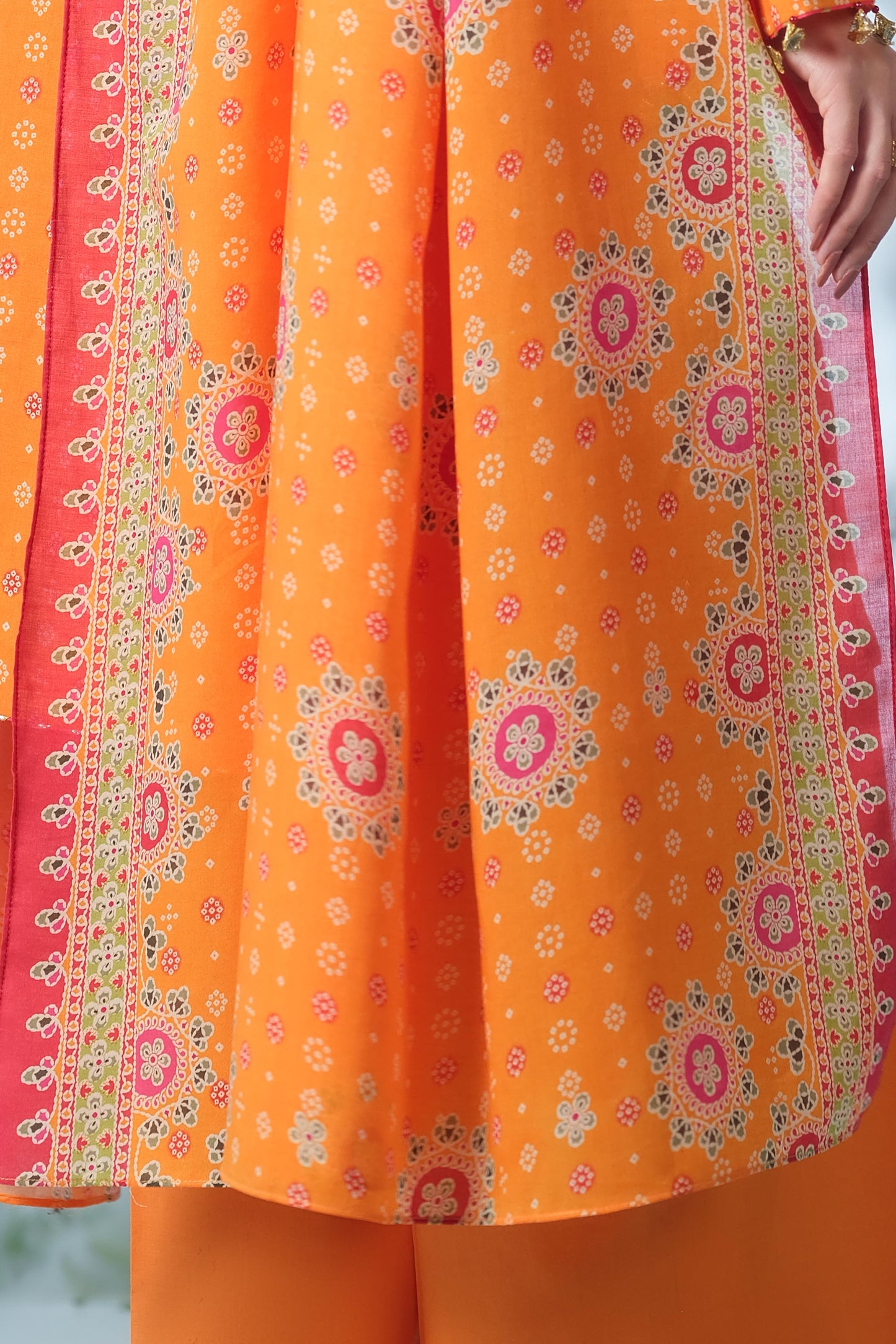 LAWN | PRINTED