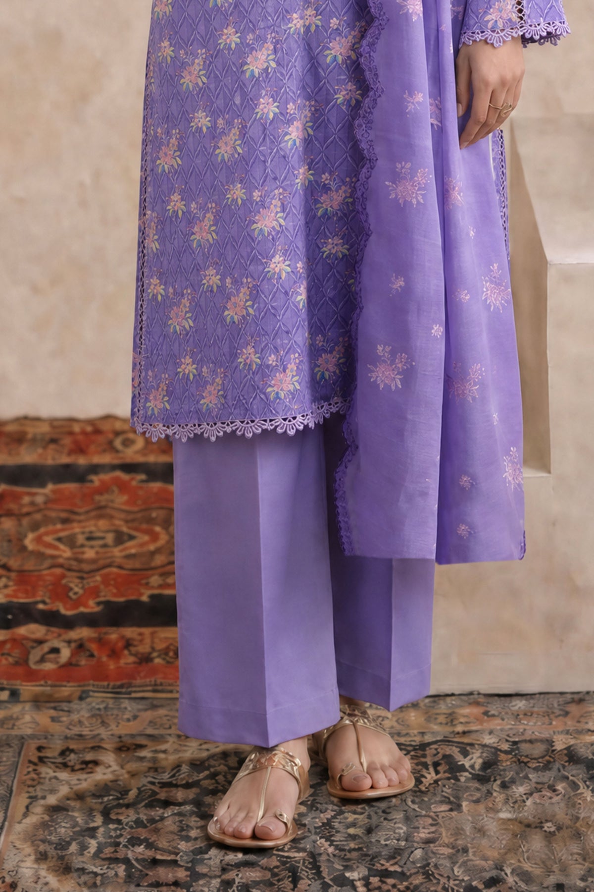 LAWN | EMBROIDERED