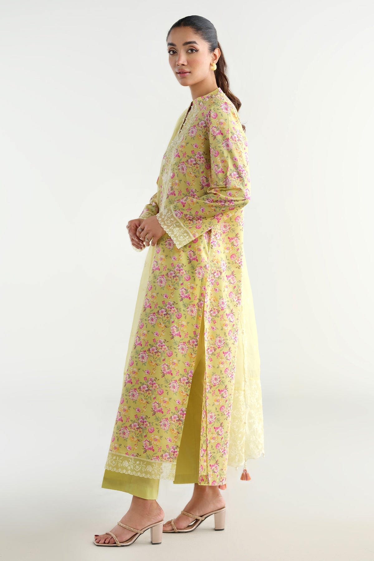 3 Piece - Embroidered Suit - C6290 - Shop Now at Kayseria