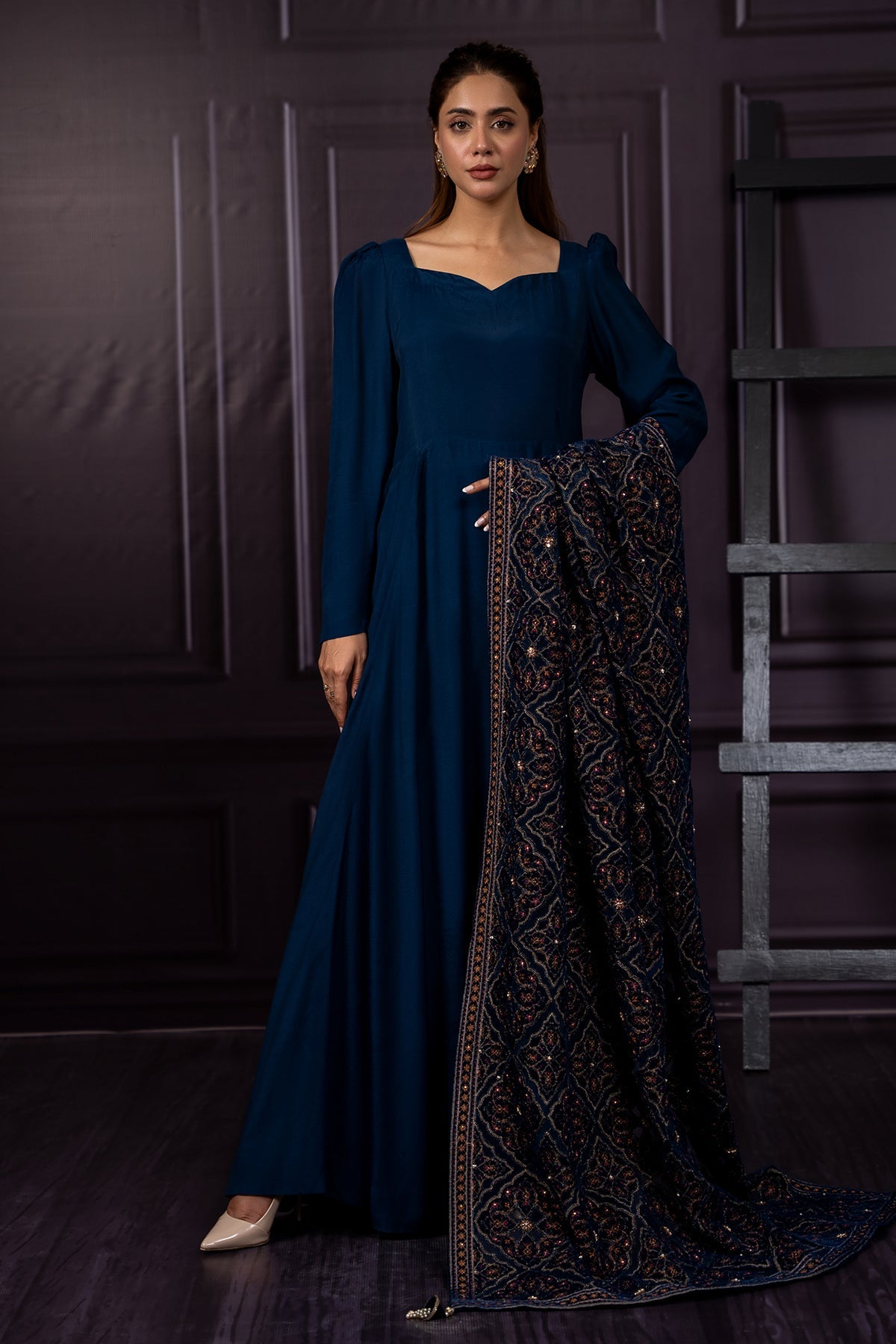 Embroidered Shawl - E1363 - Shop Now at Kayseria