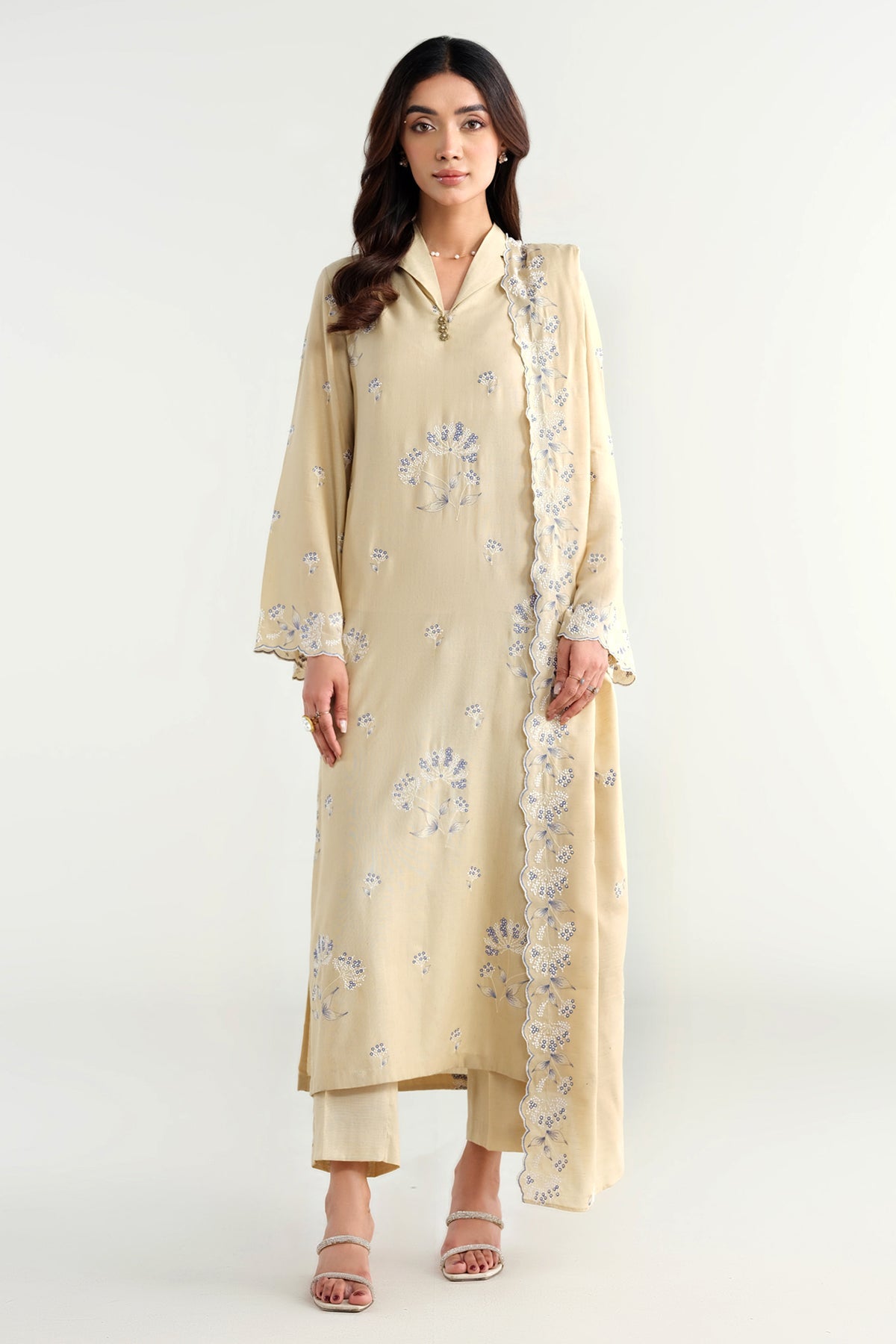 4 Piece -  Embroidered Shimmer Lawn Suit - E1640 - Shop Now at Kayseria