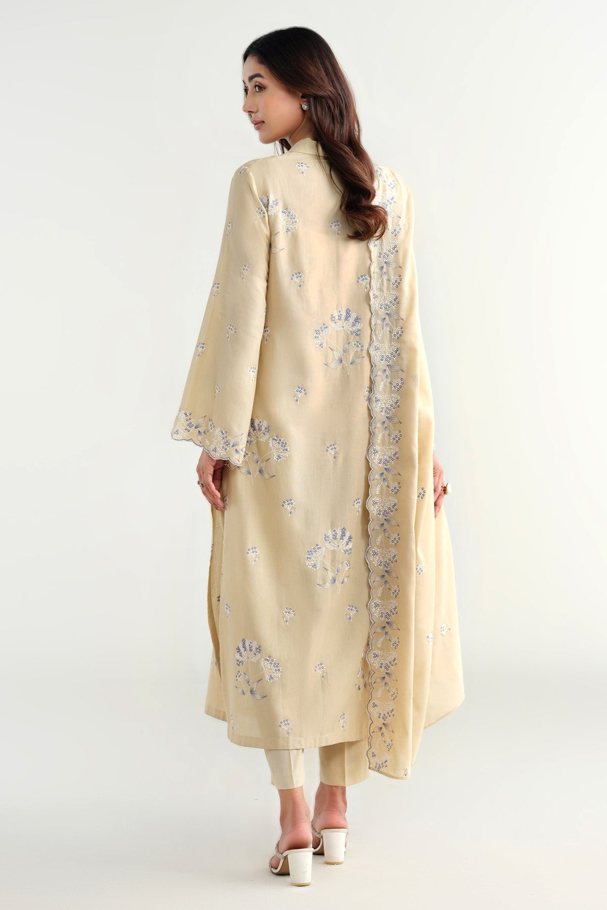 4 Piece -  Embroidered Shimmer Lawn Suit - E1640 - Shop Now at Kayseria