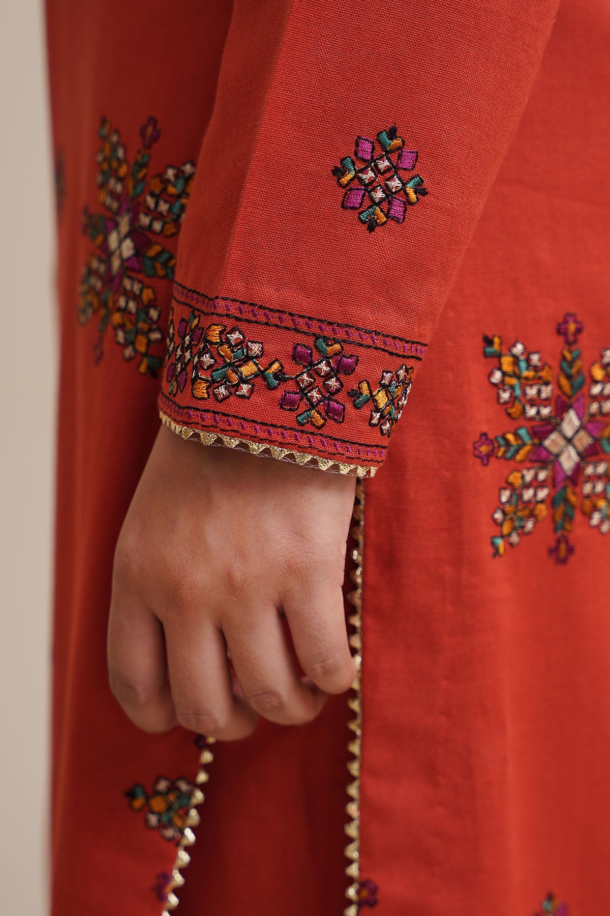 3 Piece - Embroidered Khaddar Suit - E1753 - Shop Now at Kayseria