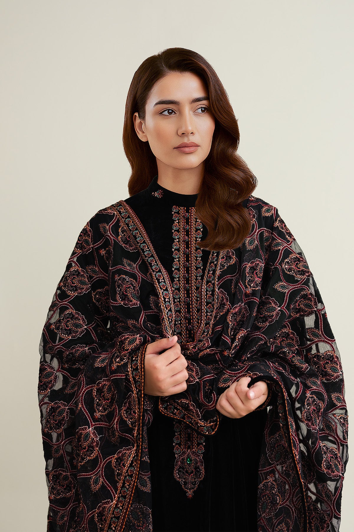 3 Piece - Embroidered Velvet Suit - E1781 - Shop Now at Kayseria
