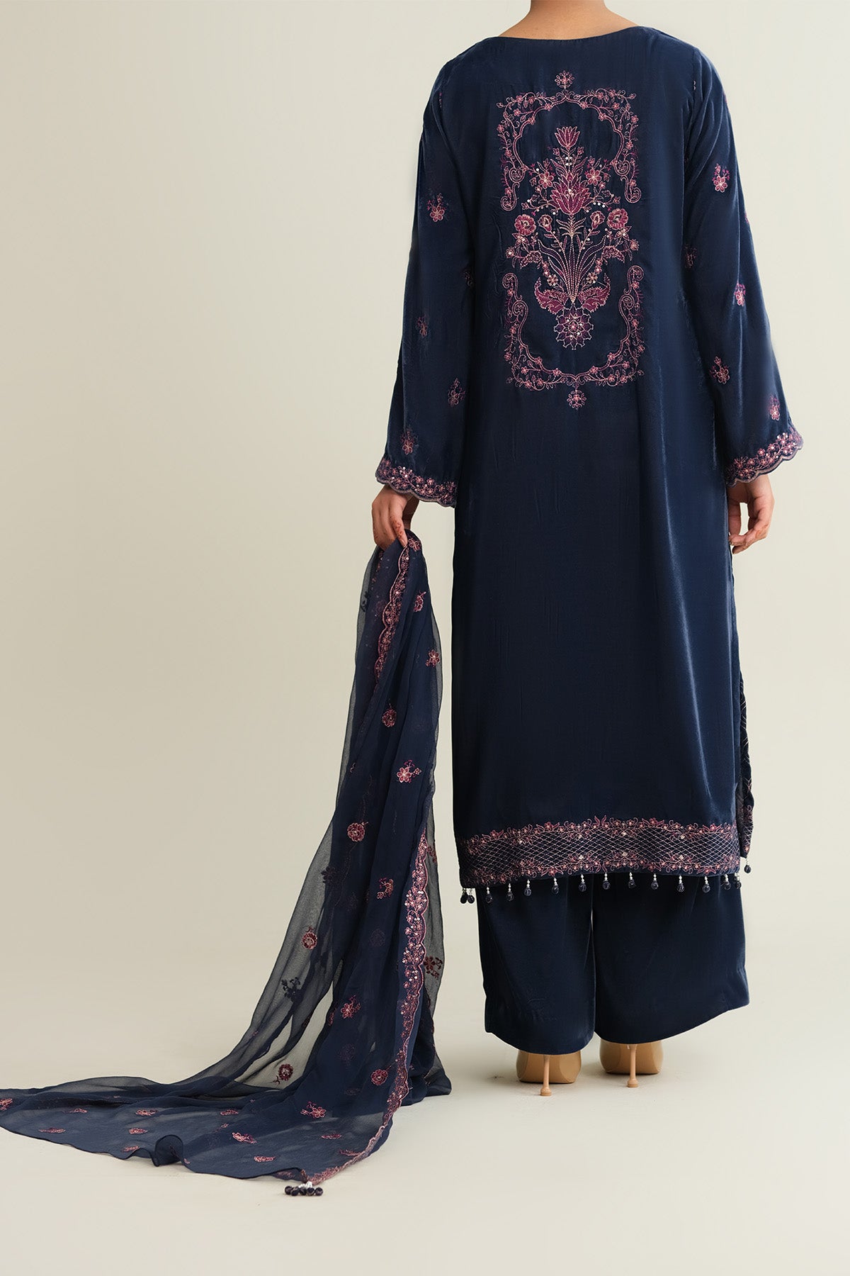 3 Piece - Embroidered Velvet Suit - E1782 - Shop Now at Kayseria