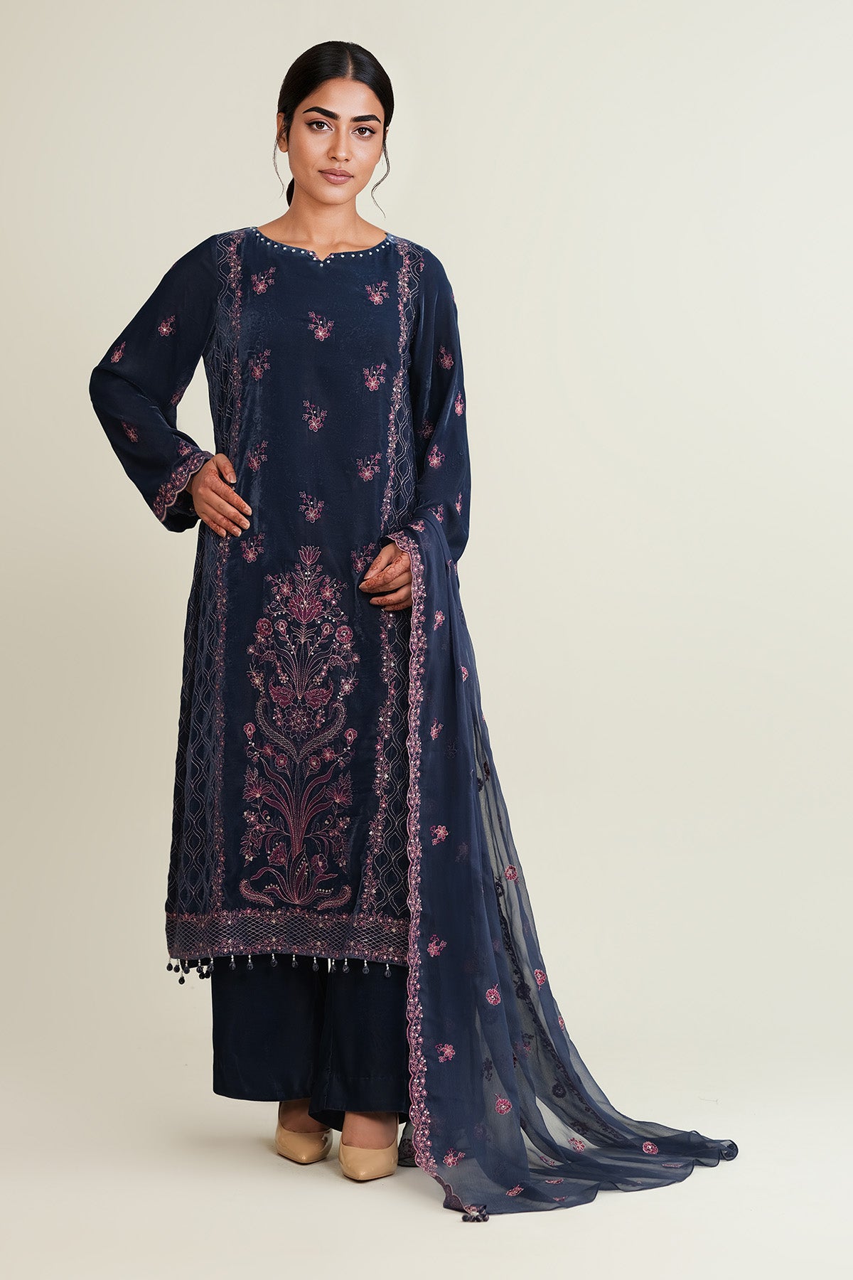 3 Piece - Embroidered Velvet Suit - E1782 - Shop Now at Kayseria
