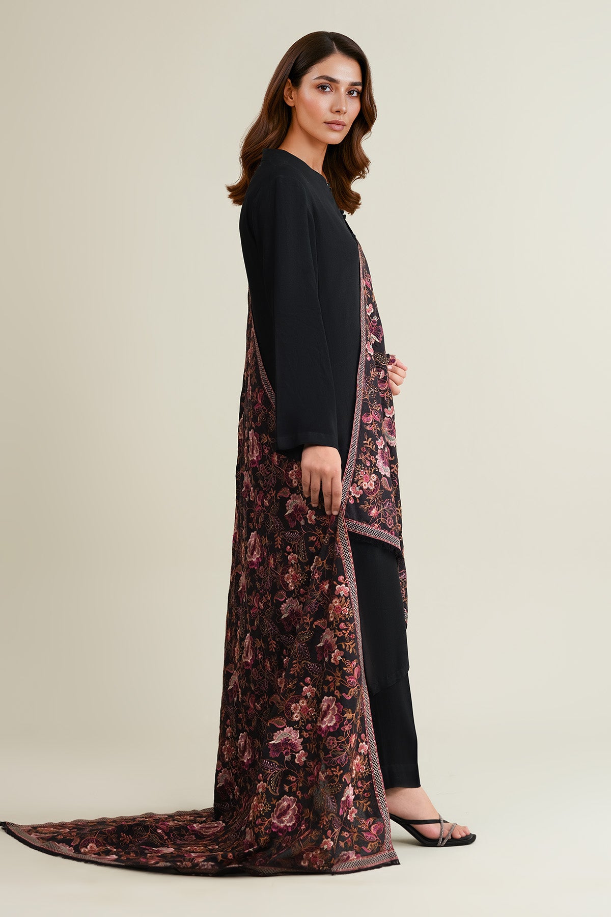 Embroidered Viscose Karandi Shawl - E1797 - Shop Now at Kayseria