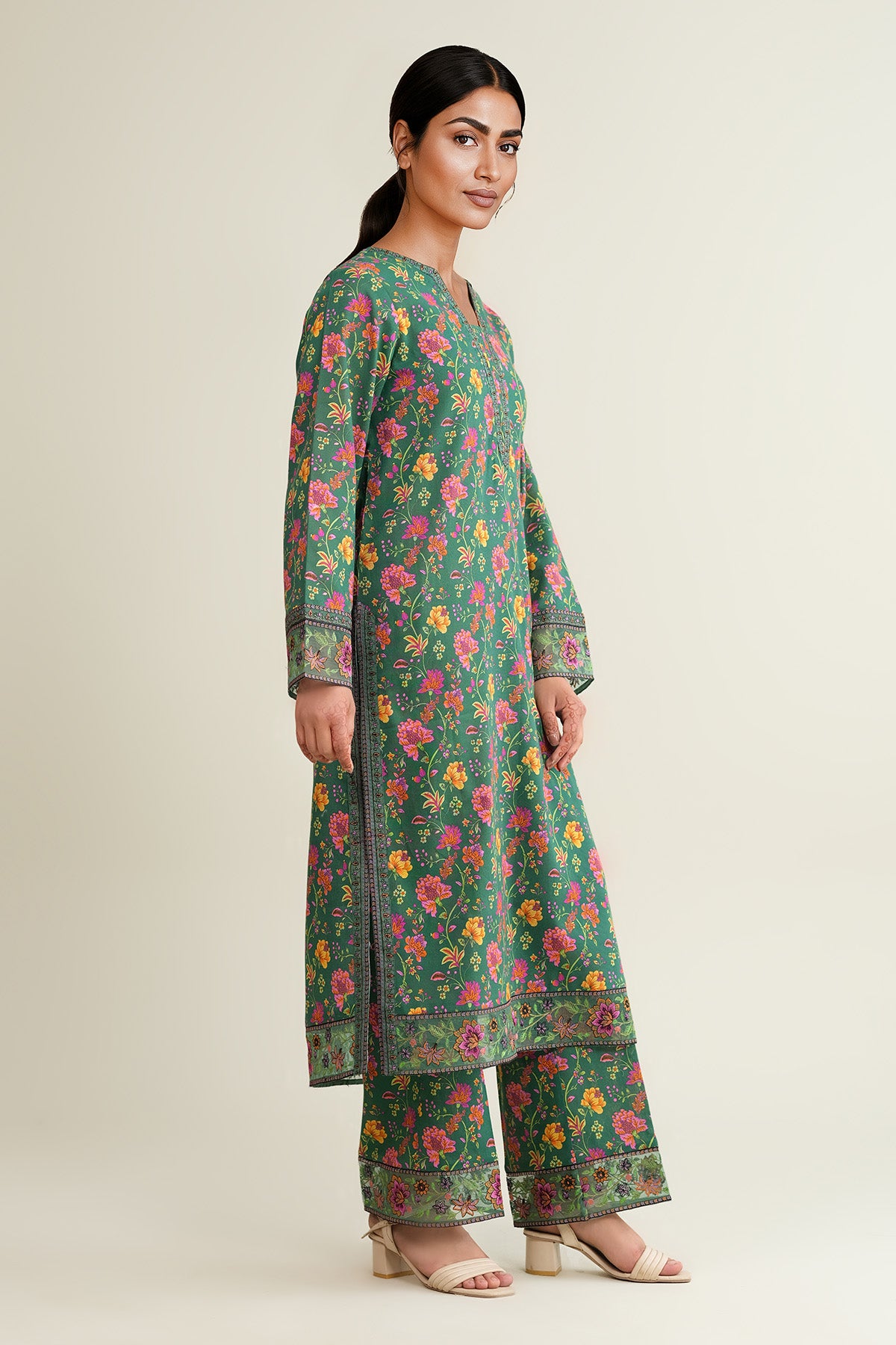 2 Piece - Printed & Embroidered Khaddar Suit - E1828 - Shop Now at Kayseria