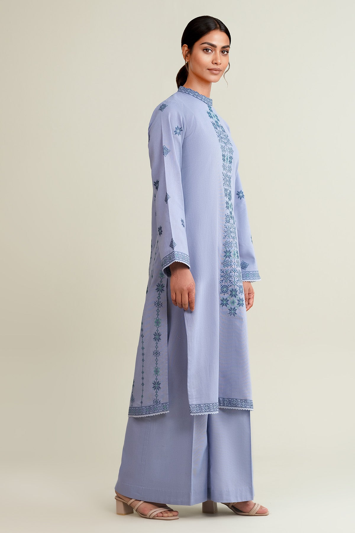 2 Piece - Embroidered Khaddar Suit - E1829 - Shop Now at Kayseria
