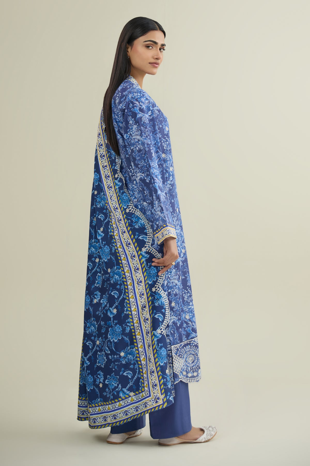 3 Piece - Printed & Embroidered Khaddar Suit - E1862 - Shop Now at Kayseria