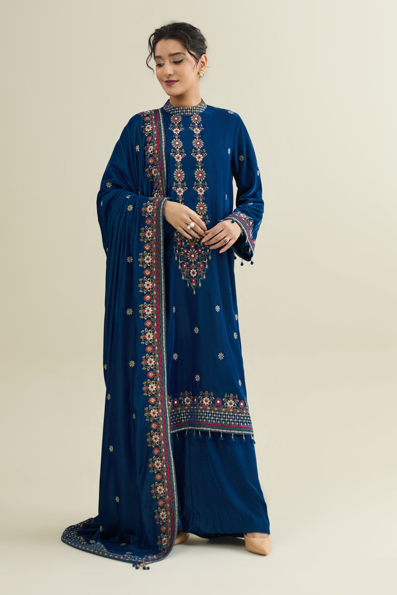 VELVET  |  EMBROIDERED - Shop Now at Kayseria