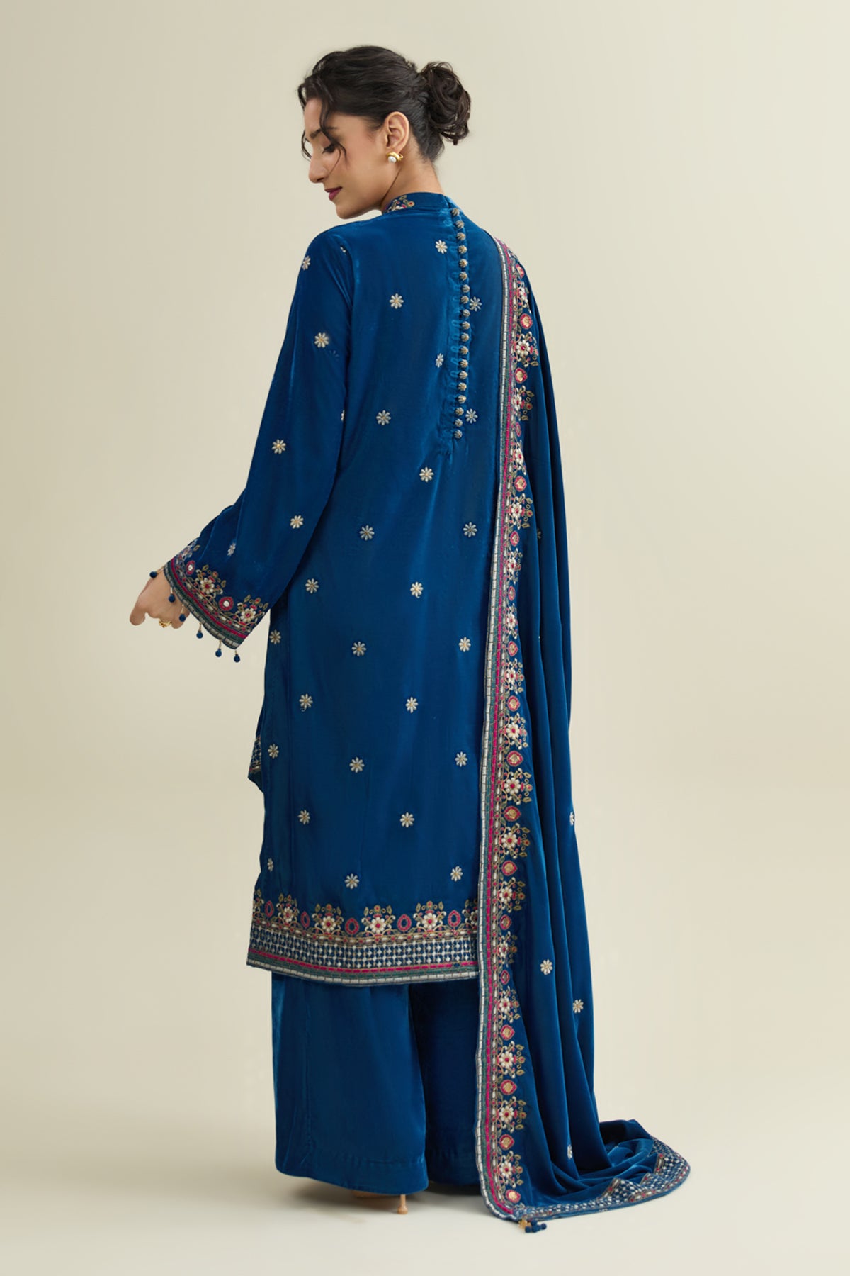 VELVET  |  EMBROIDERED - Shop Now at Kayseria