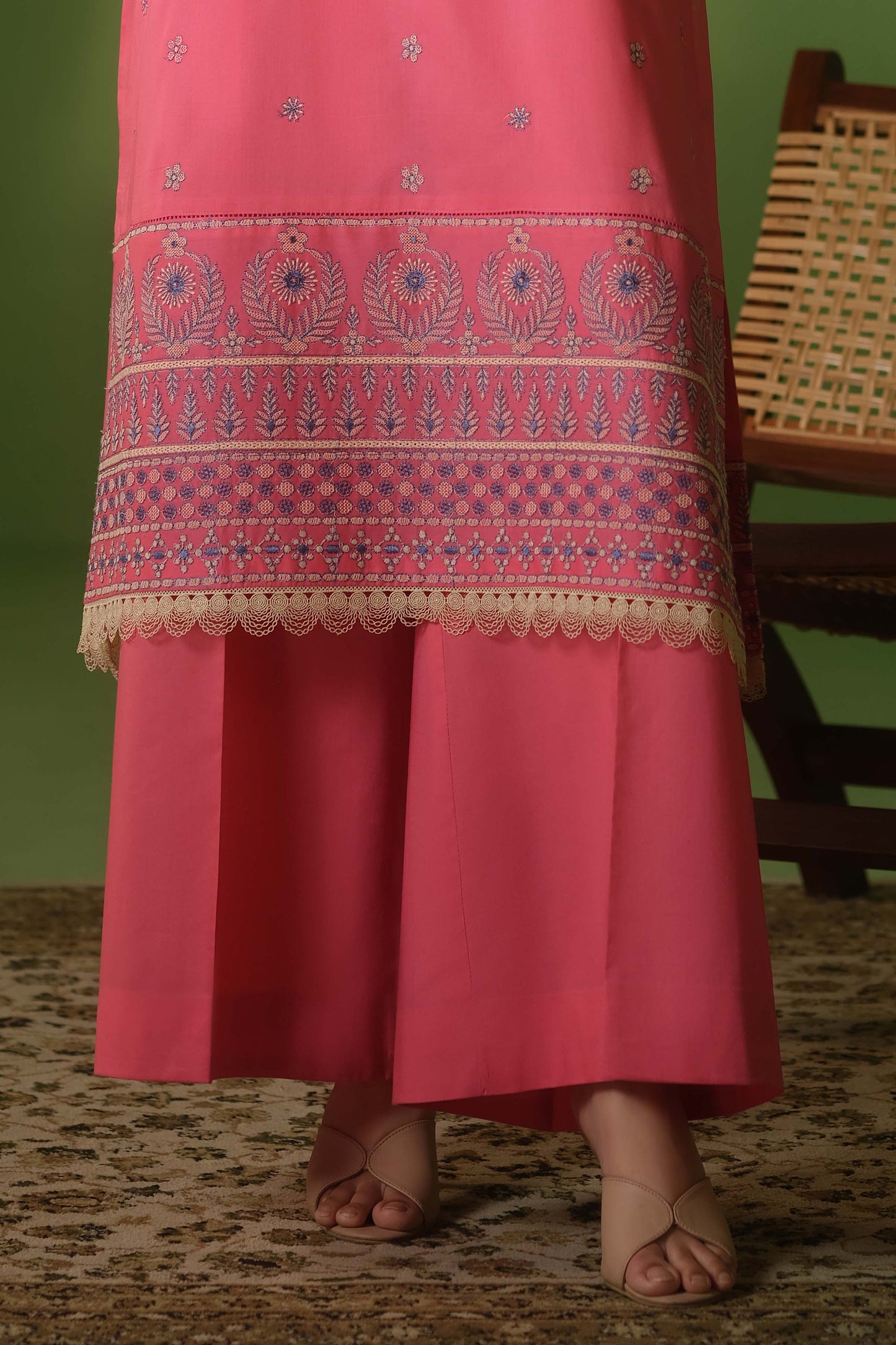 LAWN | EMBROIDERED