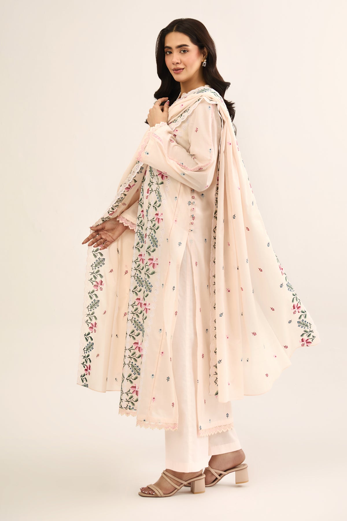 LAWN | EMBROIDERED - Shop Now at Kayseria