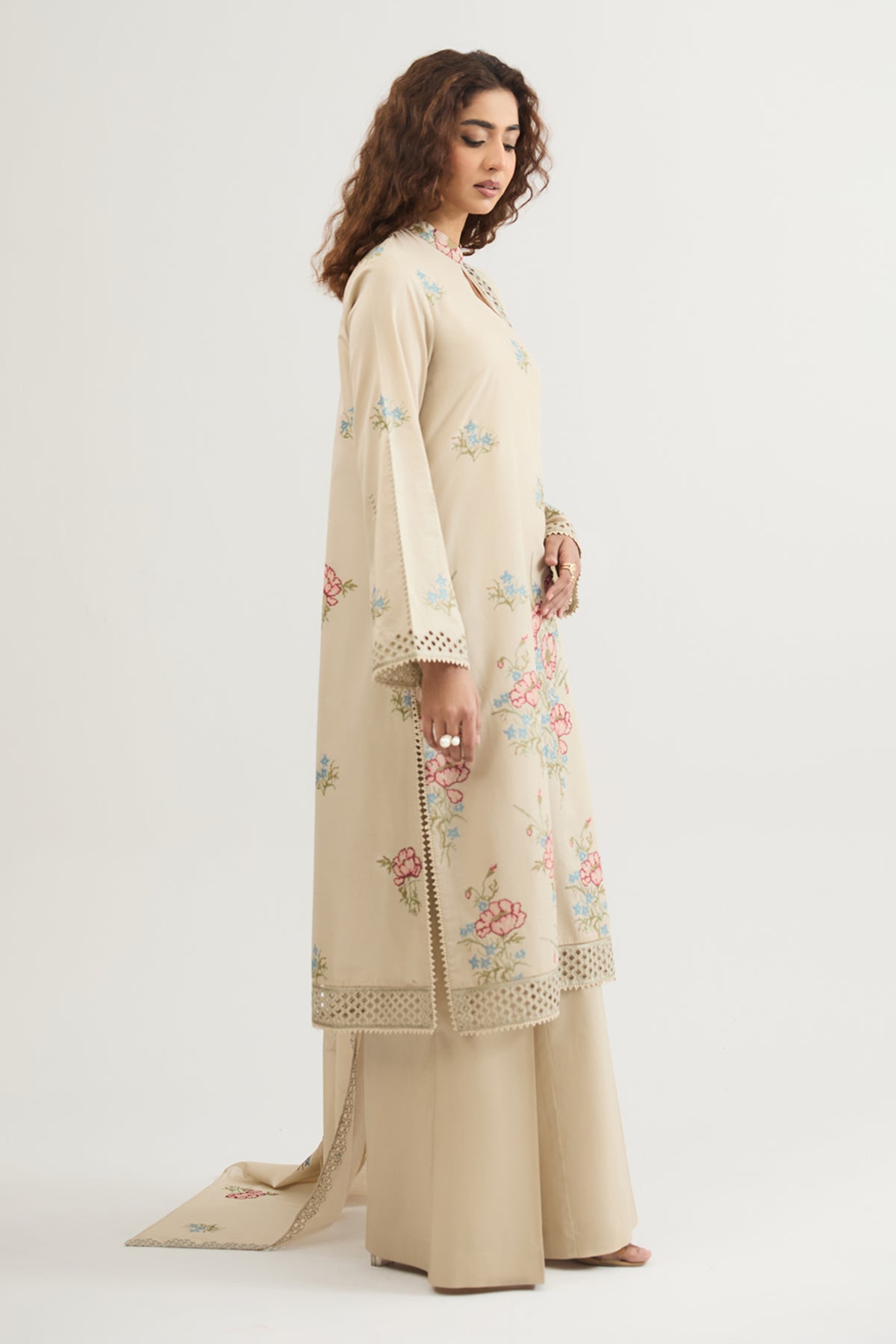 LAWN | EMBROIDERED - Shop Now at Kayseria