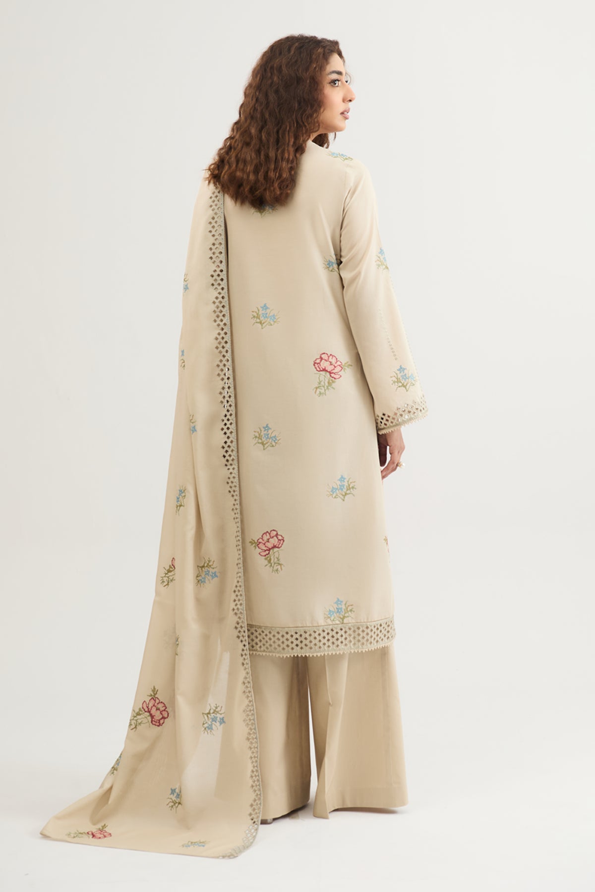 LAWN | EMBROIDERED - Shop Now at Kayseria