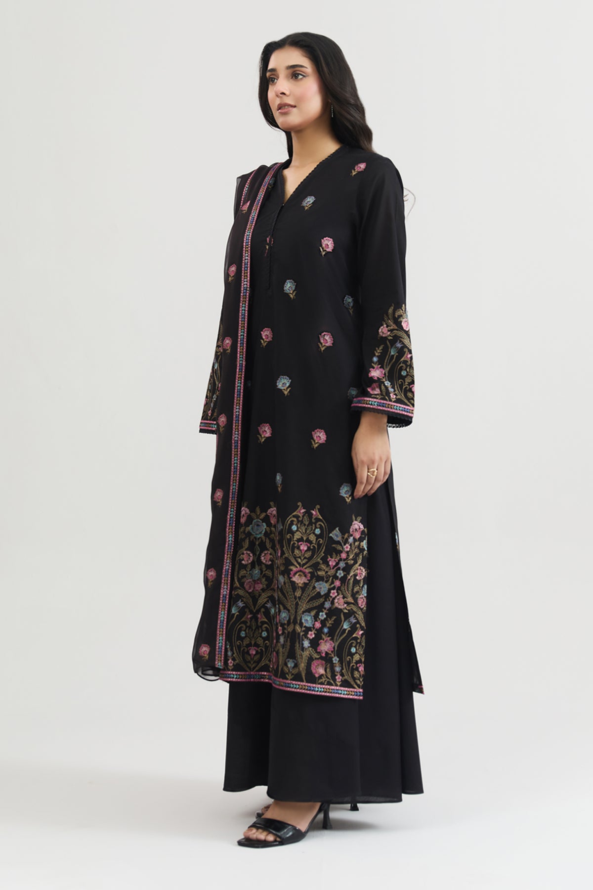 LAWN | EMBROIDERED - Shop Now at Kayseria