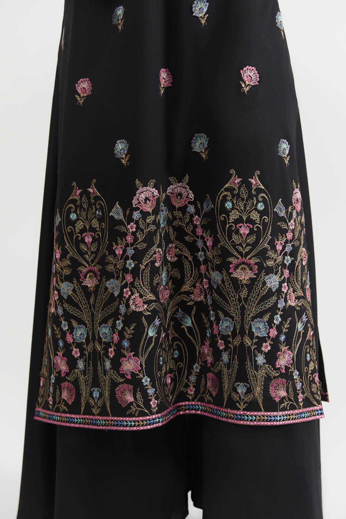 LAWN | EMBROIDERED - Shop Now at Kayseria