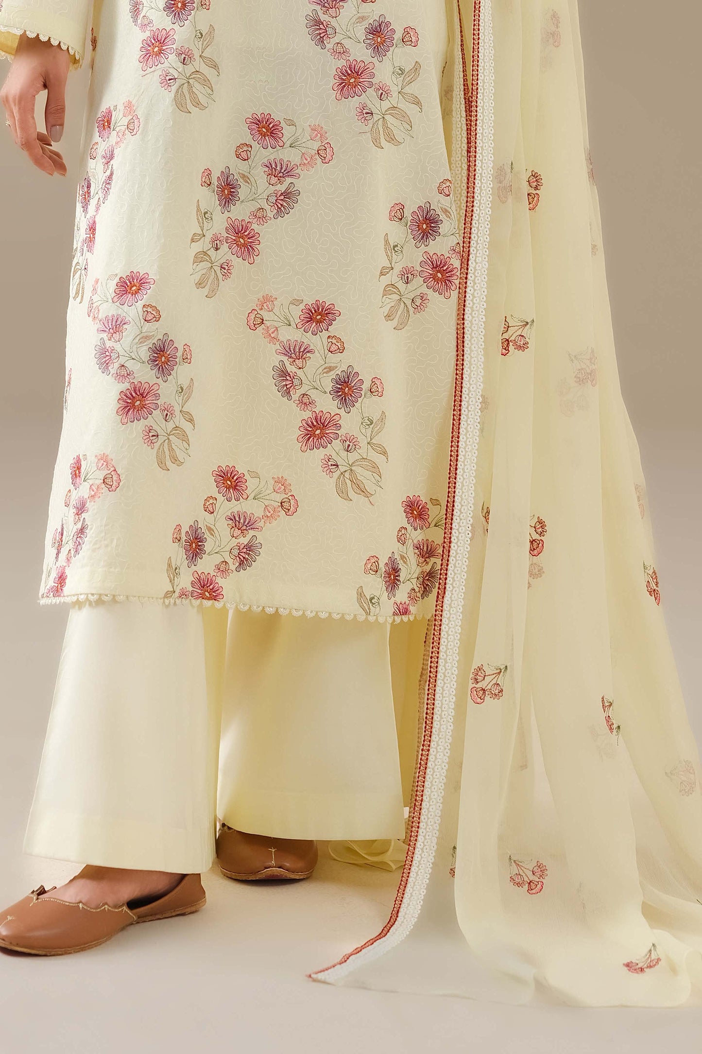 LAWN | EMBROIDERED