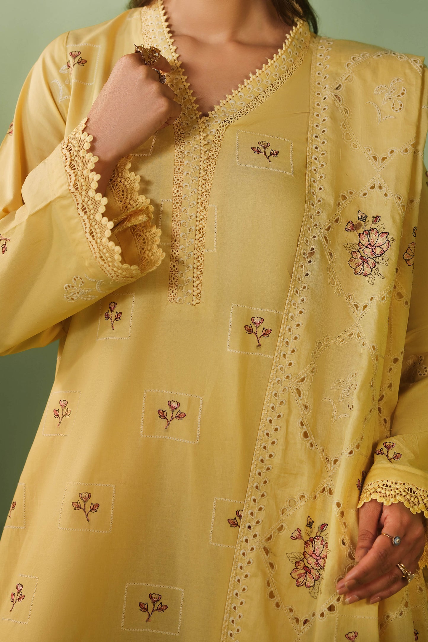 LAWN | EMBROIDERED