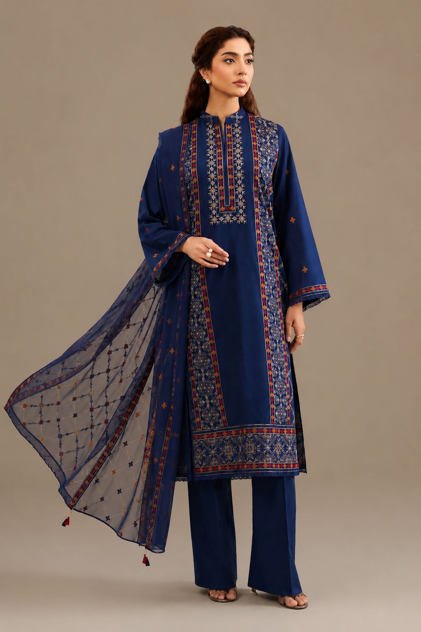 LAWN | EMBROIDERED