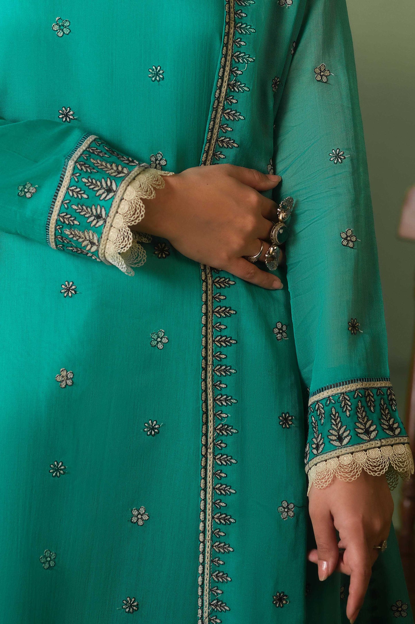 DHAKA MALMAL | EMBROIDERED