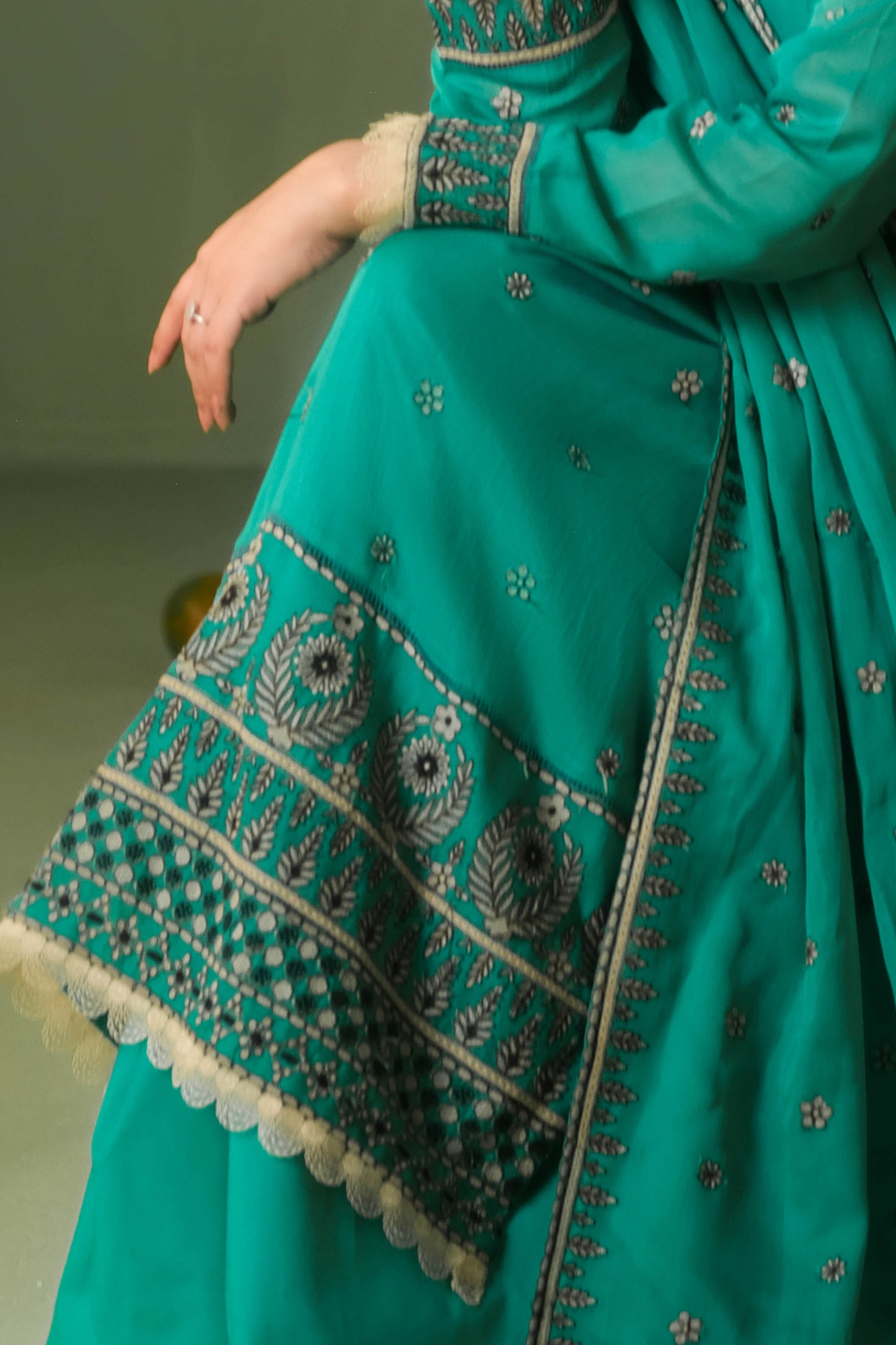 DHAKA MALMAL | EMBROIDERED