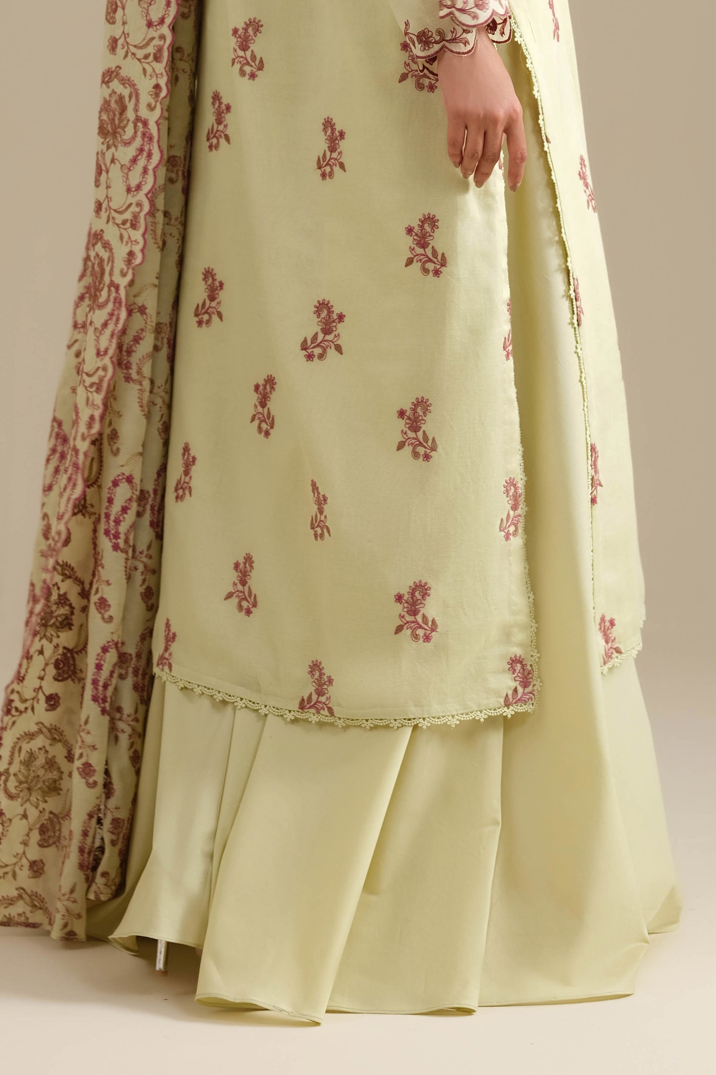 DHAKA MALMAL | EMBROIDERED