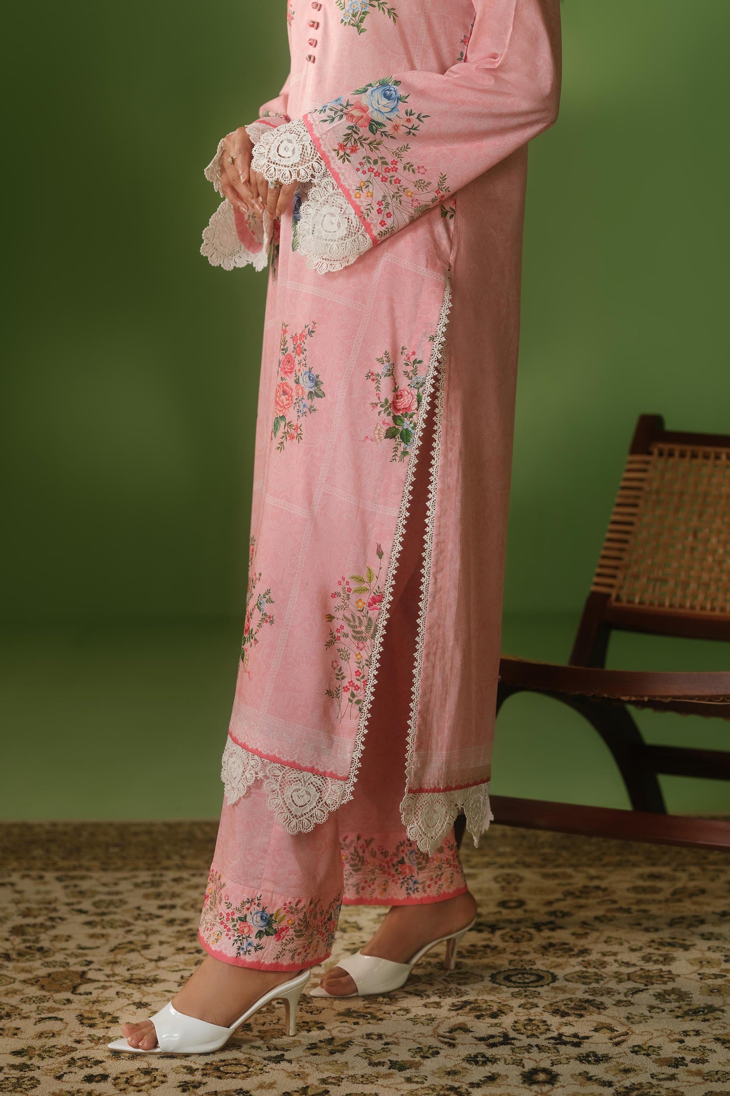 LAWN | EMBROIDERED