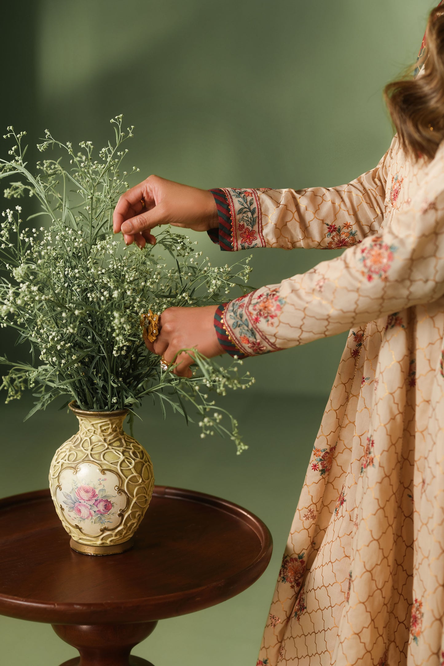 LAWN | EMBROIDERED