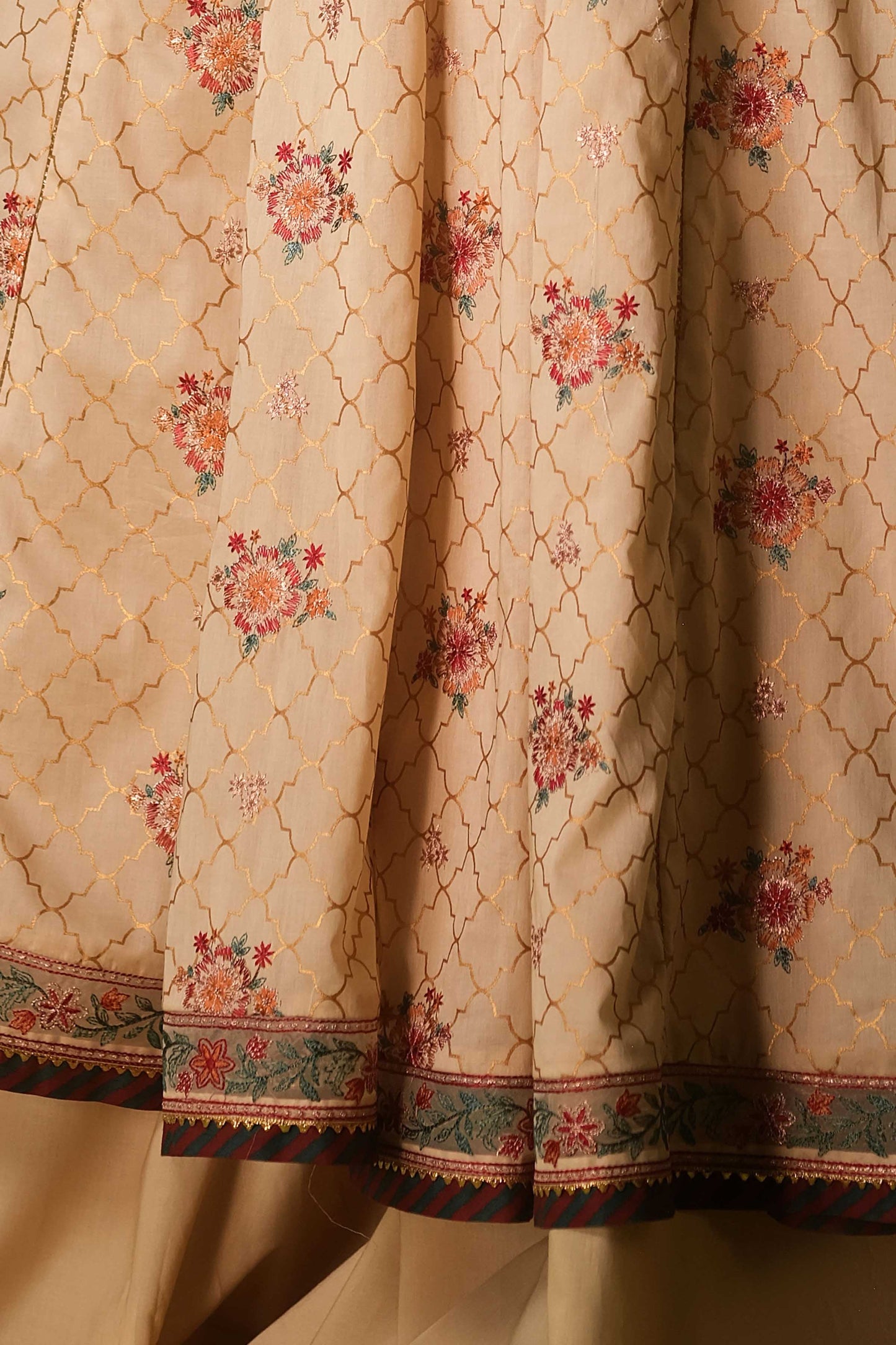 LAWN | EMBROIDERED