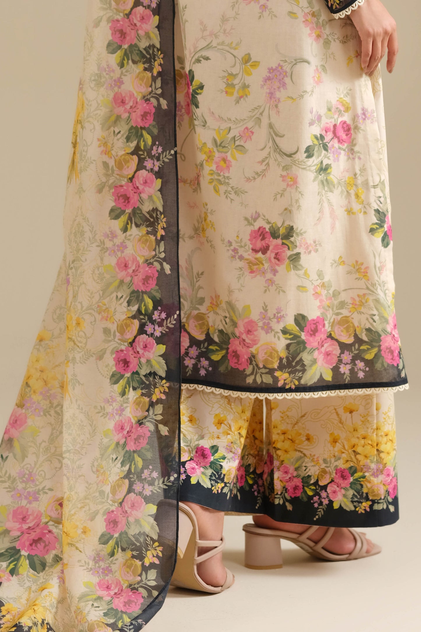 DHAKA MALMAL | EMBROIDERED