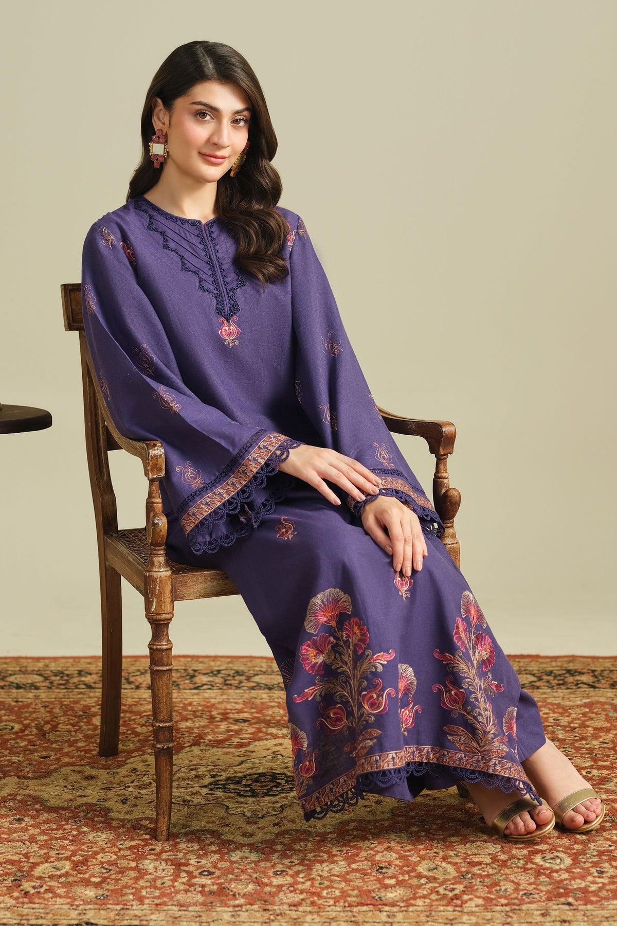 LINEN | EMBROIDERED