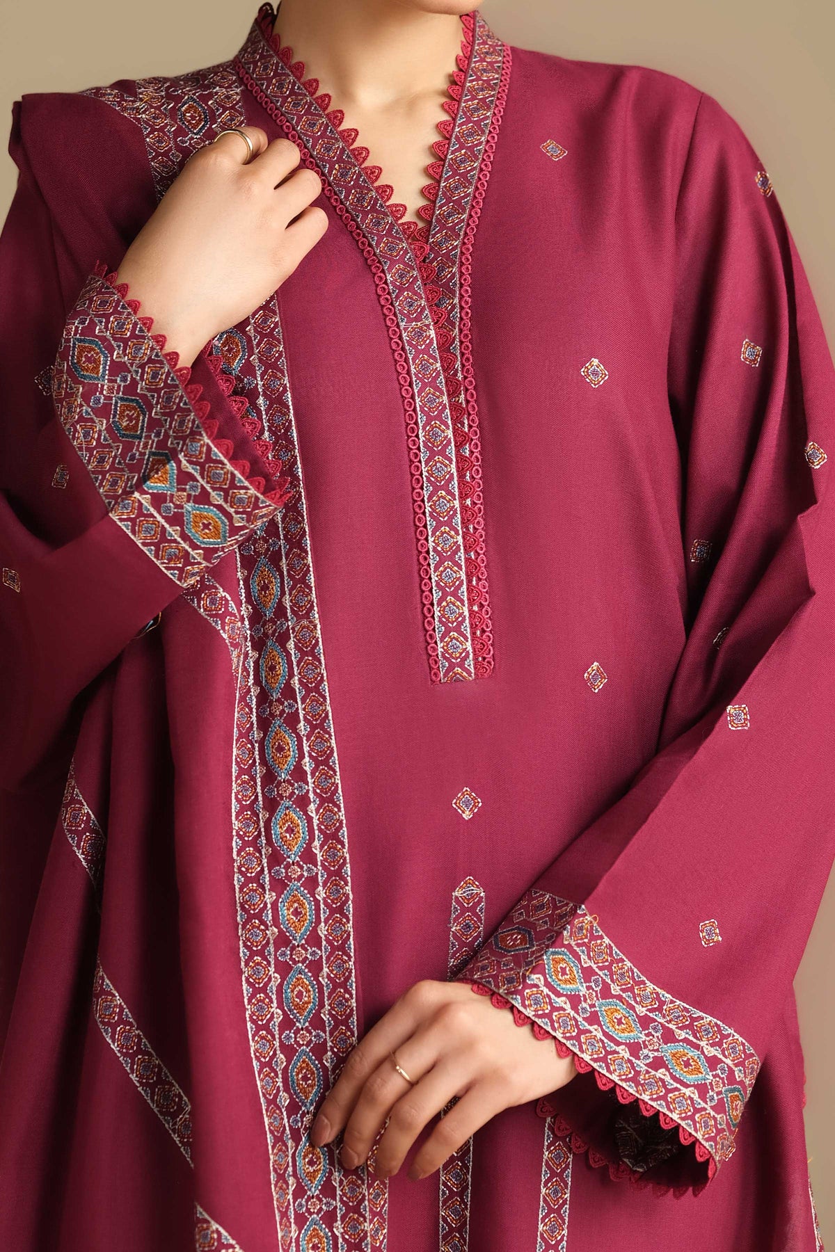 KHADDAR | EMBROIDERED