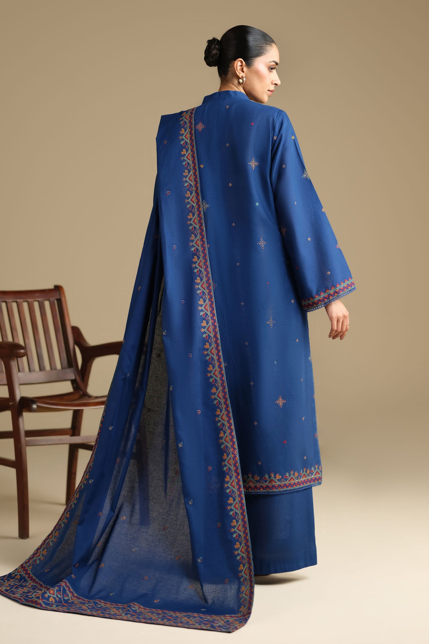 KHADDAR | EMBROIDERED