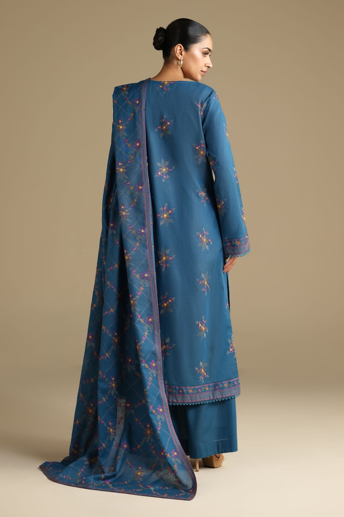 KHADDAR | EMBROIDERED