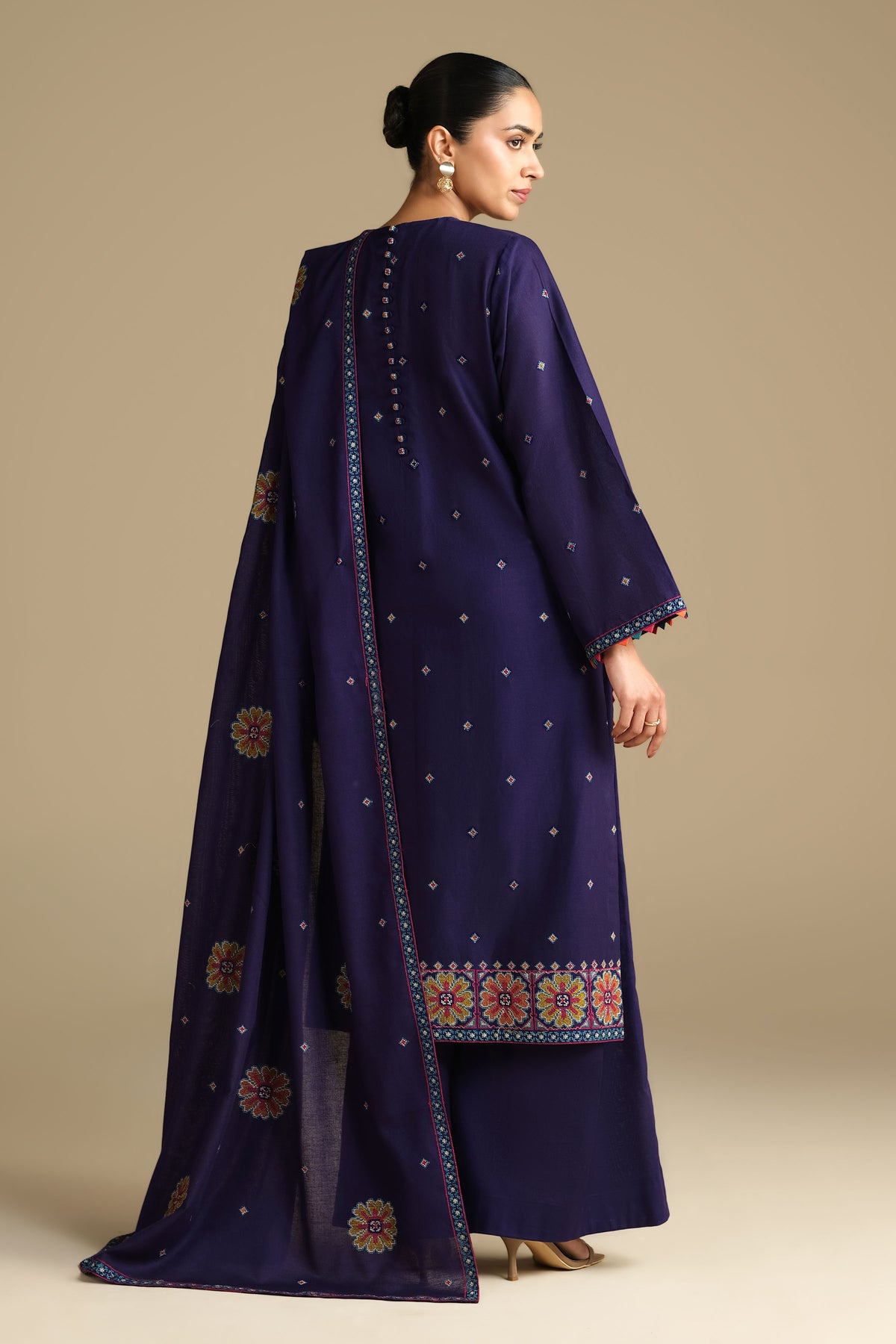 KHADDAR | EMBROIDERED