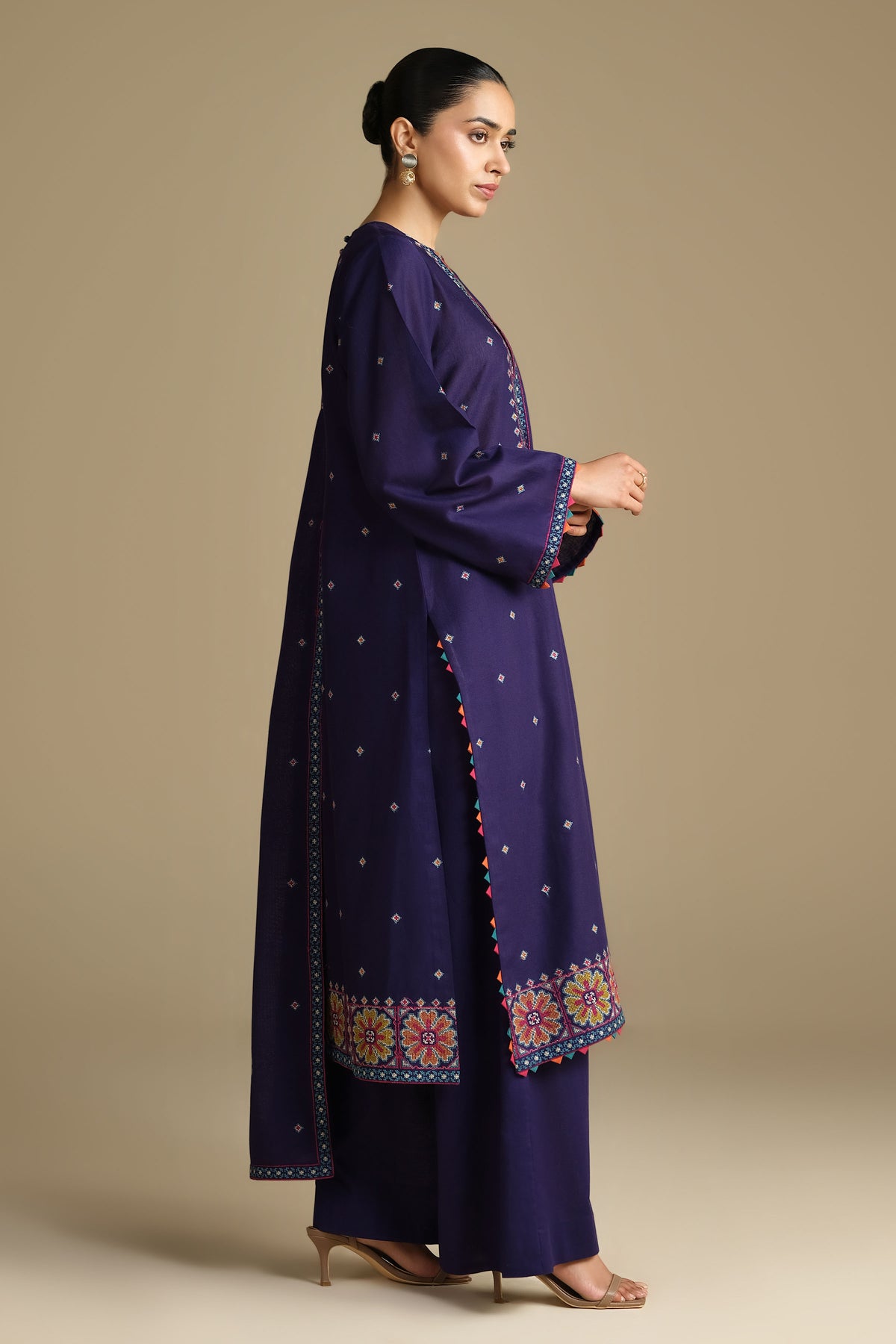 KHADDAR | EMBROIDERED