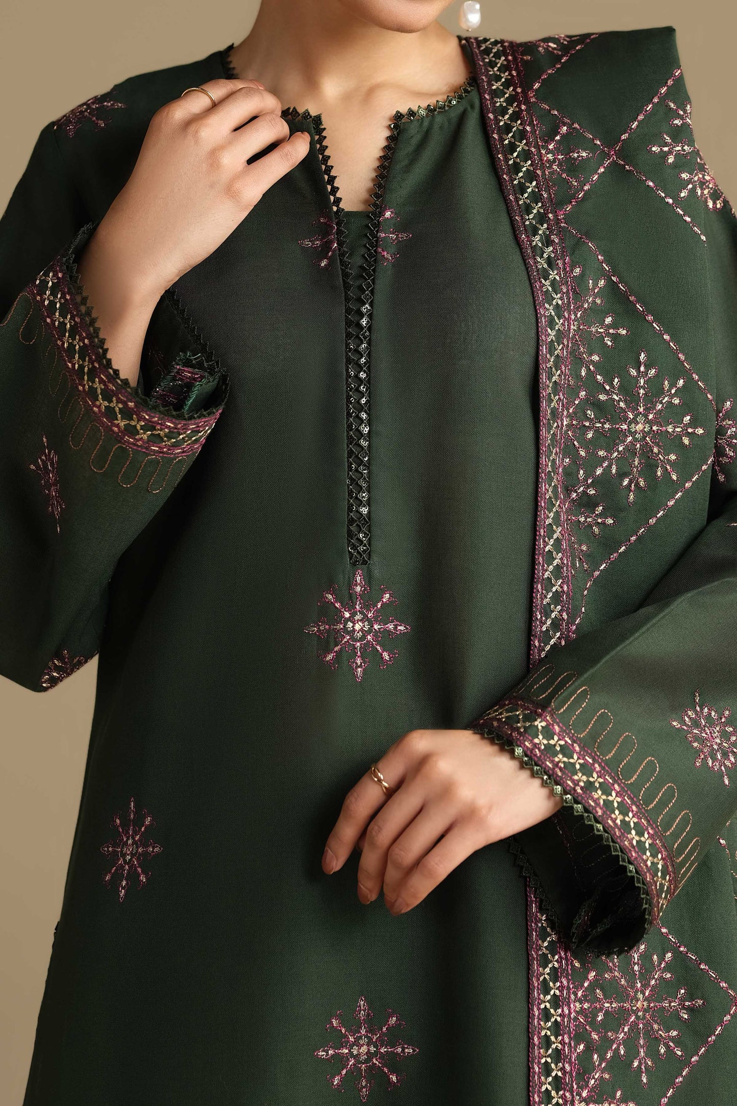 KHADDAR | EMBROIDERED