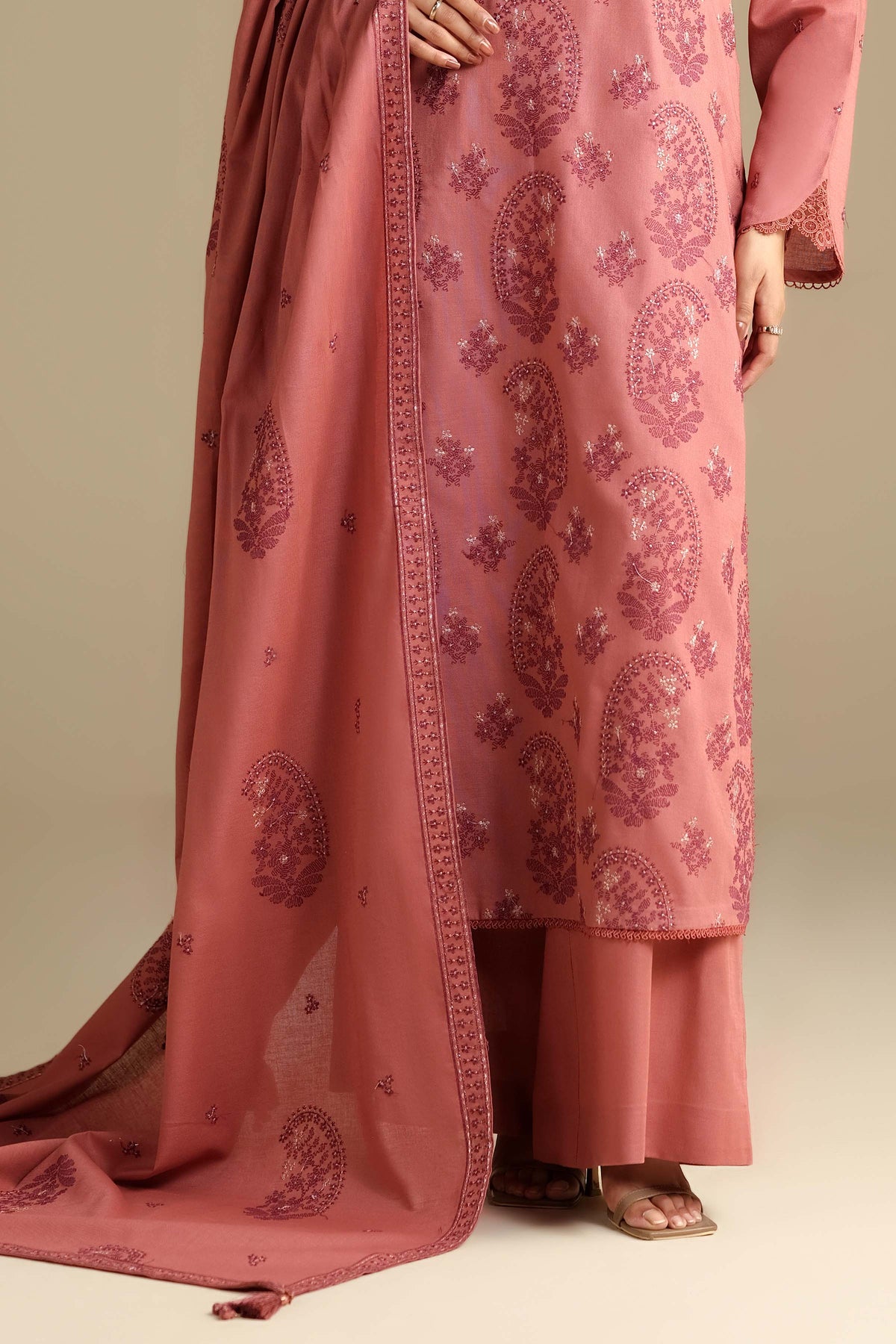 KHADDAR | EMBROIDERED