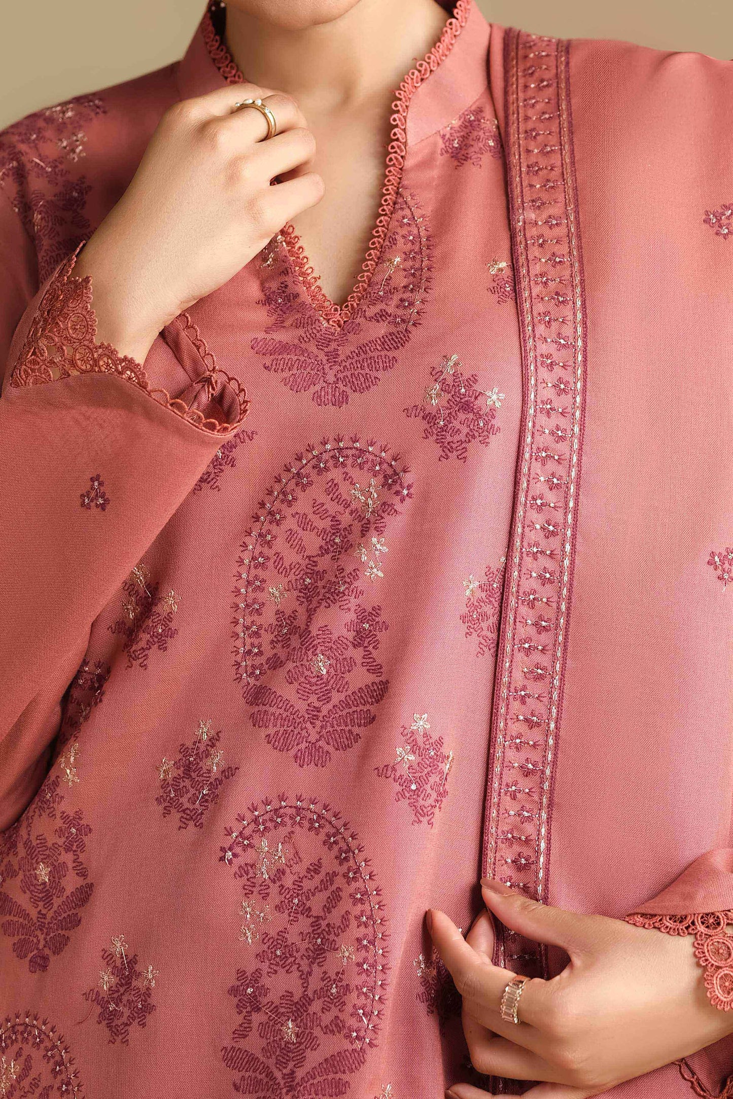 KHADDAR | EMBROIDERED