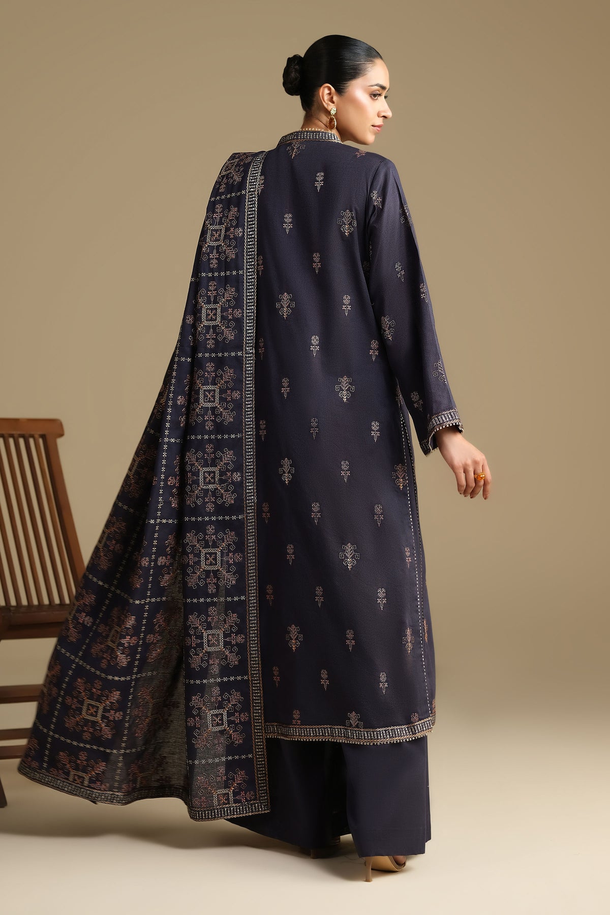 KHADDAR | EMBROIDERED