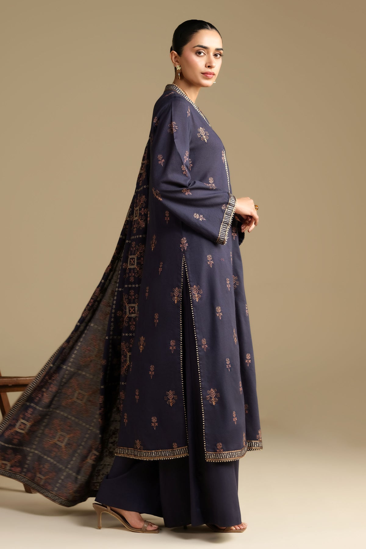 KHADDAR | EMBROIDERED