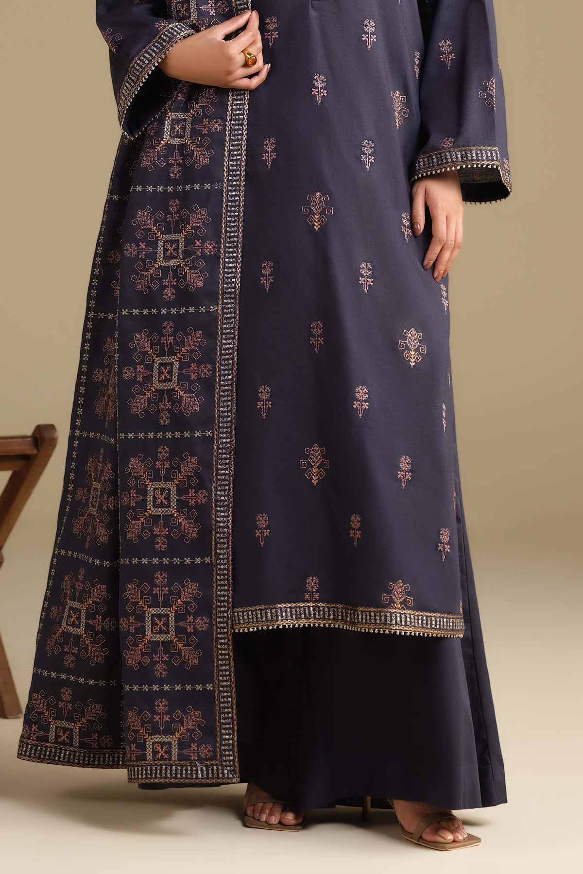 KHADDAR | EMBROIDERED